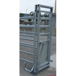 Separating door restraint panel