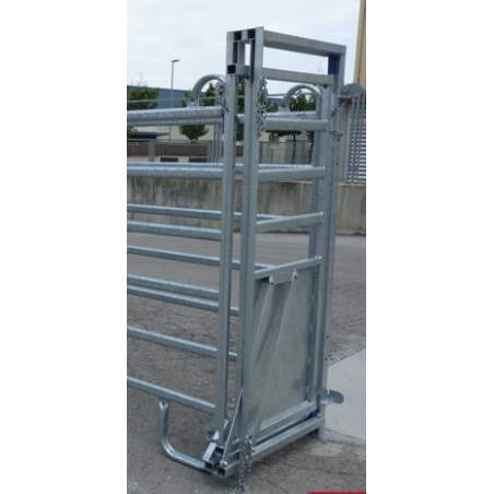 Separating door restraint panel